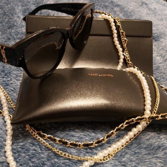 Ysl sunglasses SOLD - Picture 1 of 6